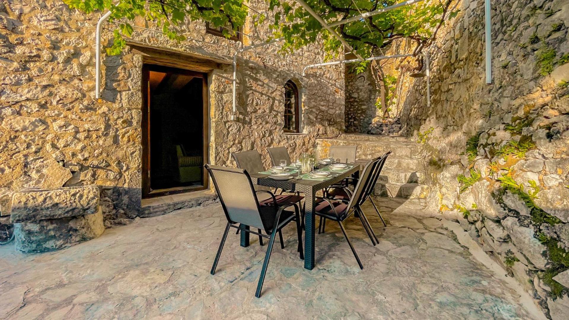 Villa Historic Pocitelj With Pool And Incredible Views On The River And Landmarks Eksteriør billede